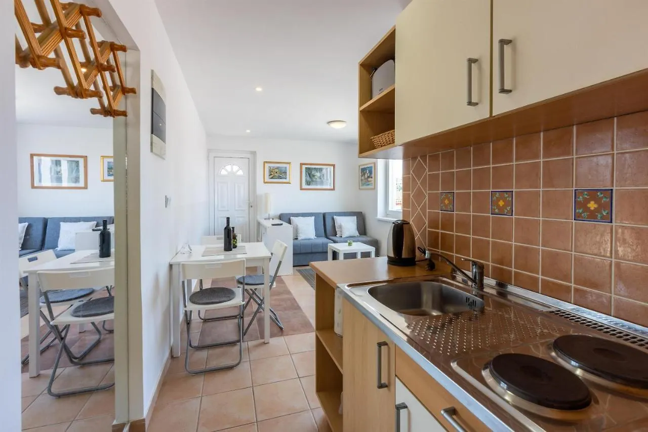Apartment Vito Njivice