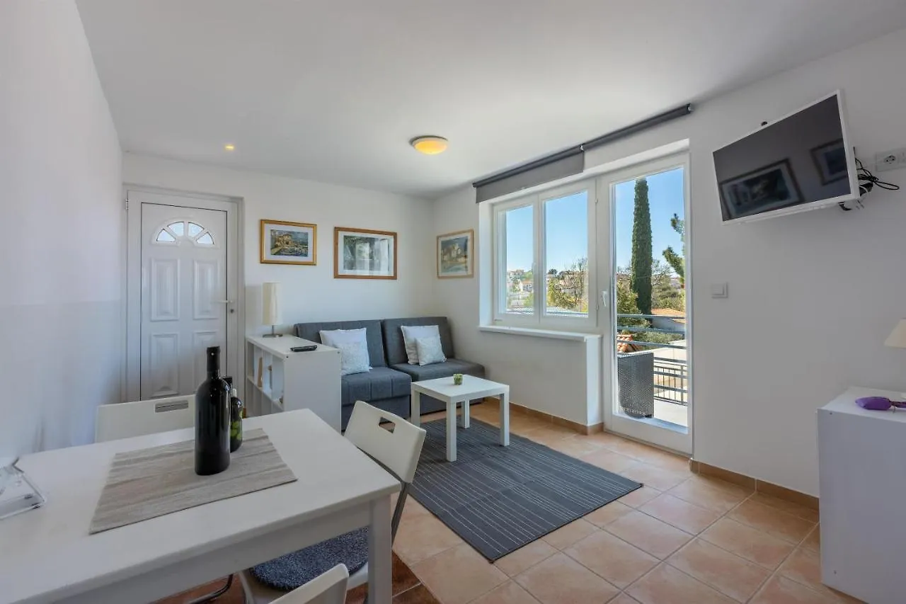 Apartment Vito Njivice Croatia