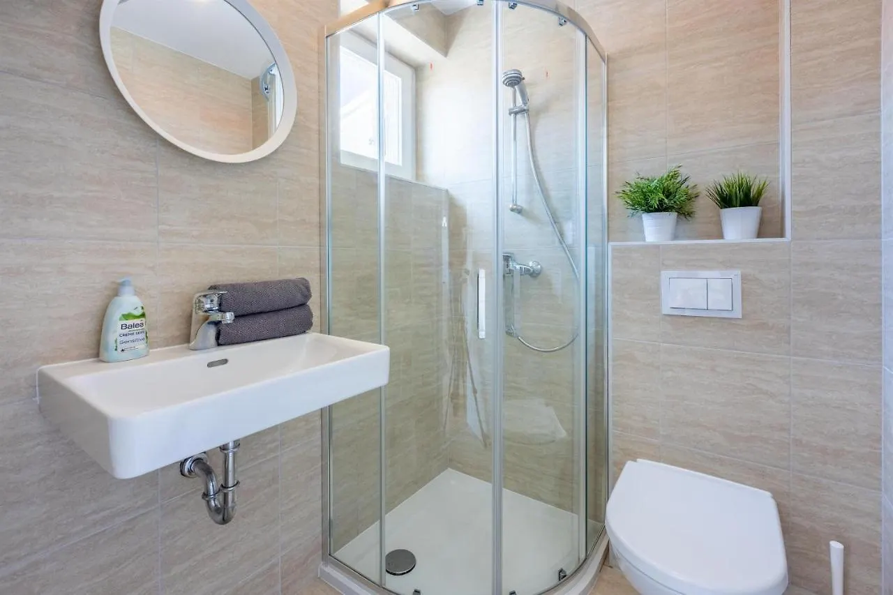 Apartment Vito Njivice Croatia