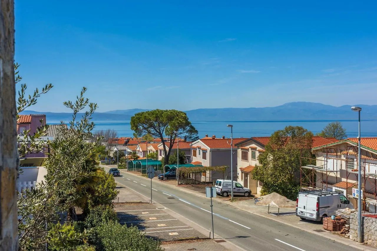 Apartment Vito Njivice Croatia